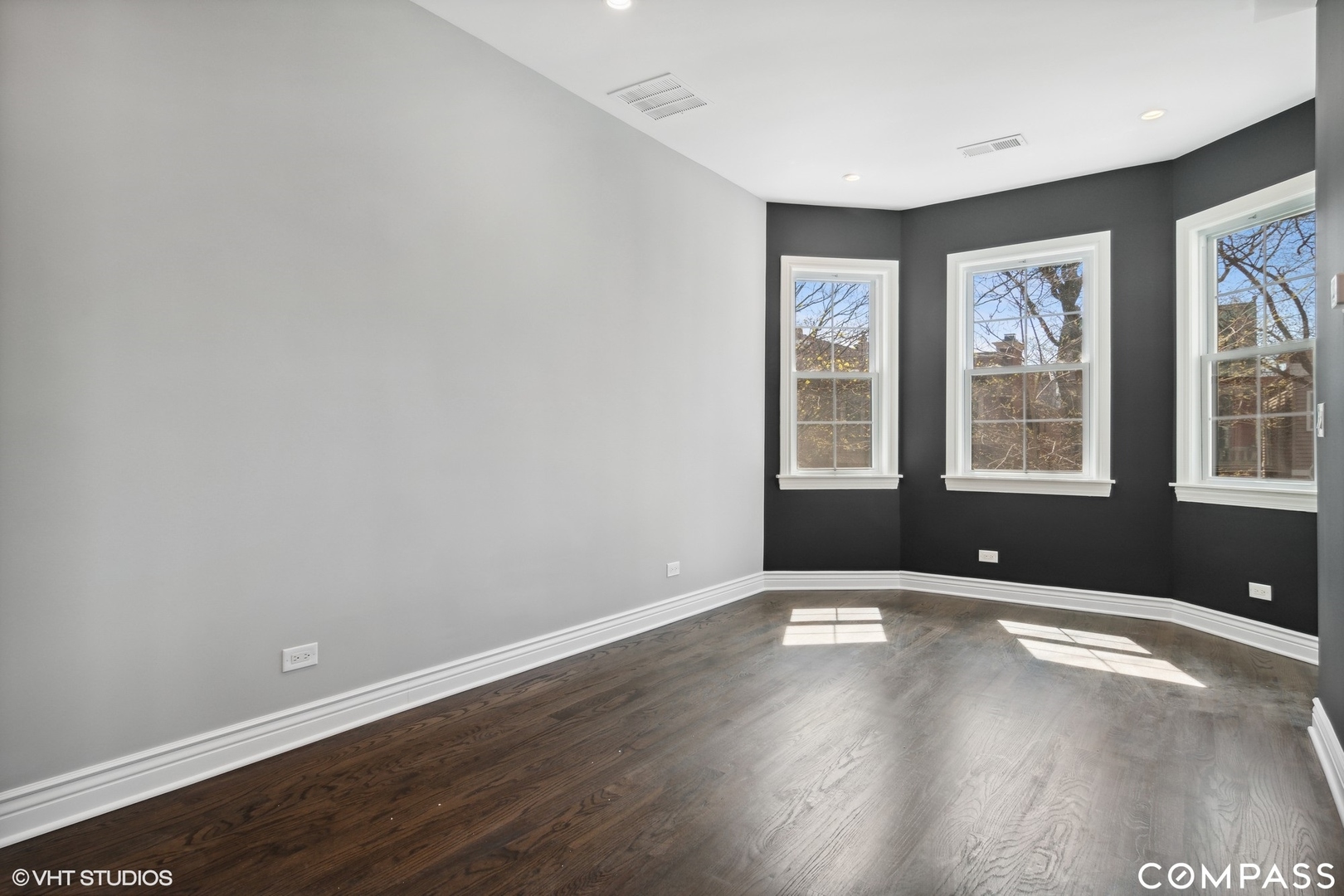 1138 W Wellington Avenue Property Photo 18