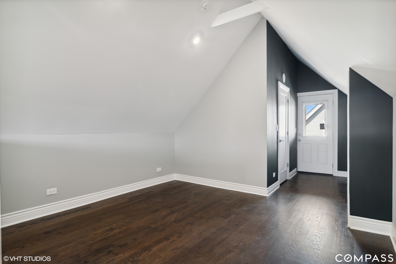 1138 W Wellington Avenue Property Photo 29