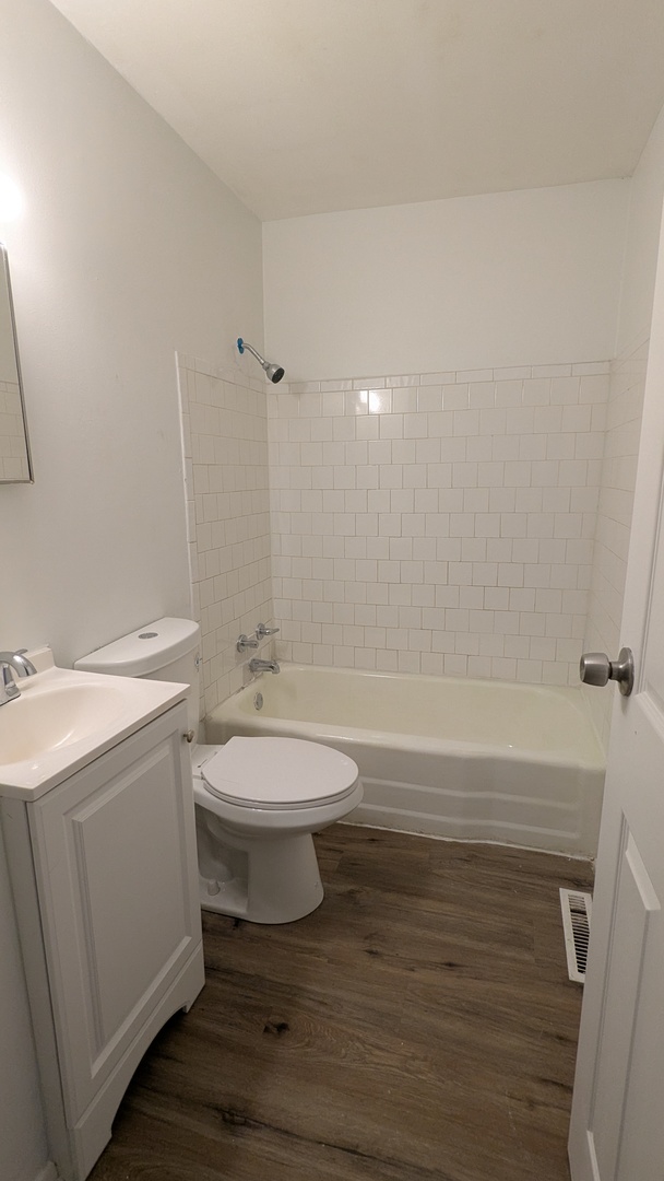 7300 S Dorchester Avenue B Property Photo 5