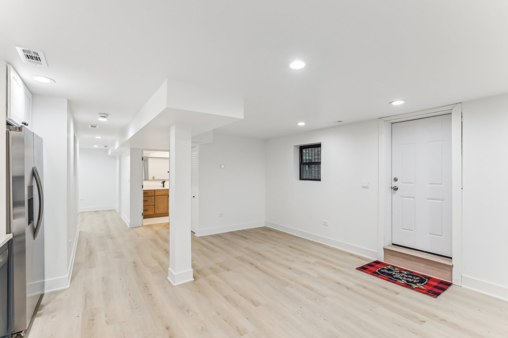 1454 N Avers Avenue Property Photo 33