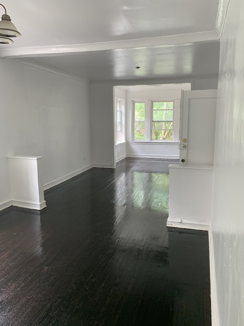 4919 N Lawndale Avenue Property Photo 7