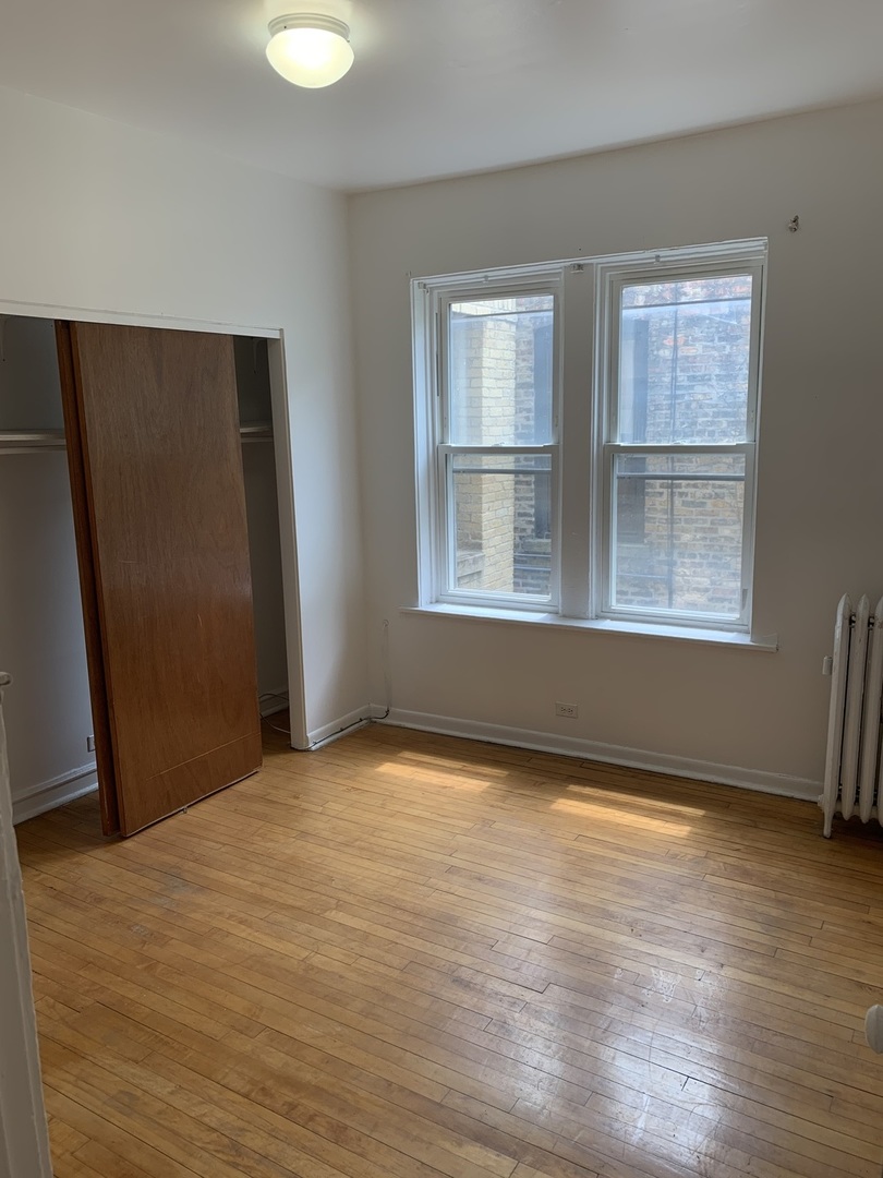 4919 N Lawndale Avenue Property Photo 9