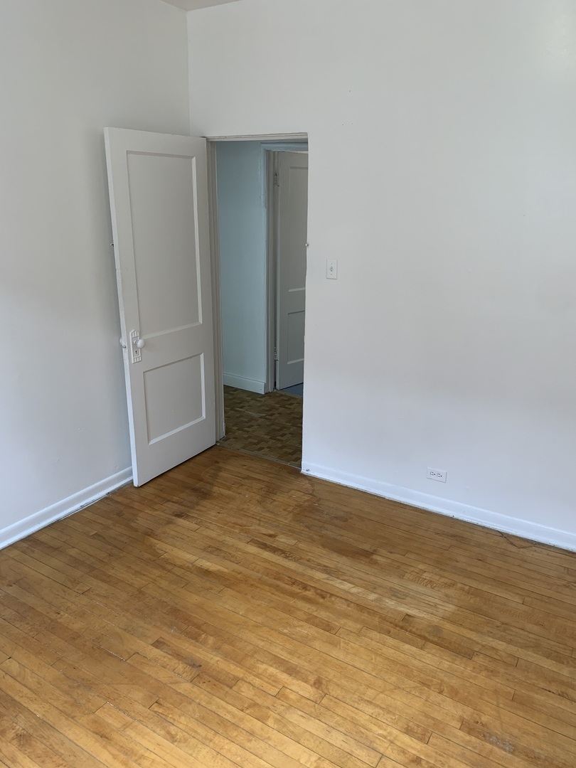 4919 N Lawndale Avenue Property Photo 10