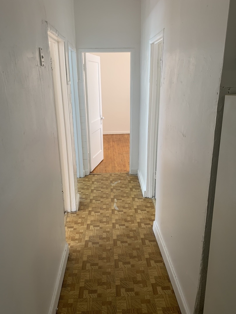 4919 N Lawndale Avenue Property Photo 12