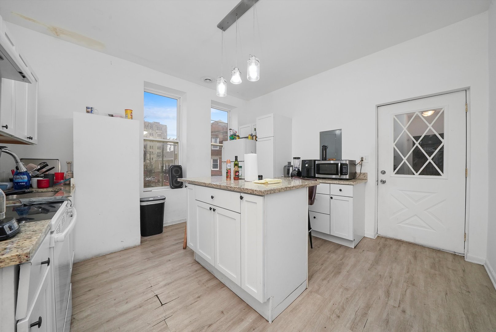 2524 S California Avenue Property Photo 17