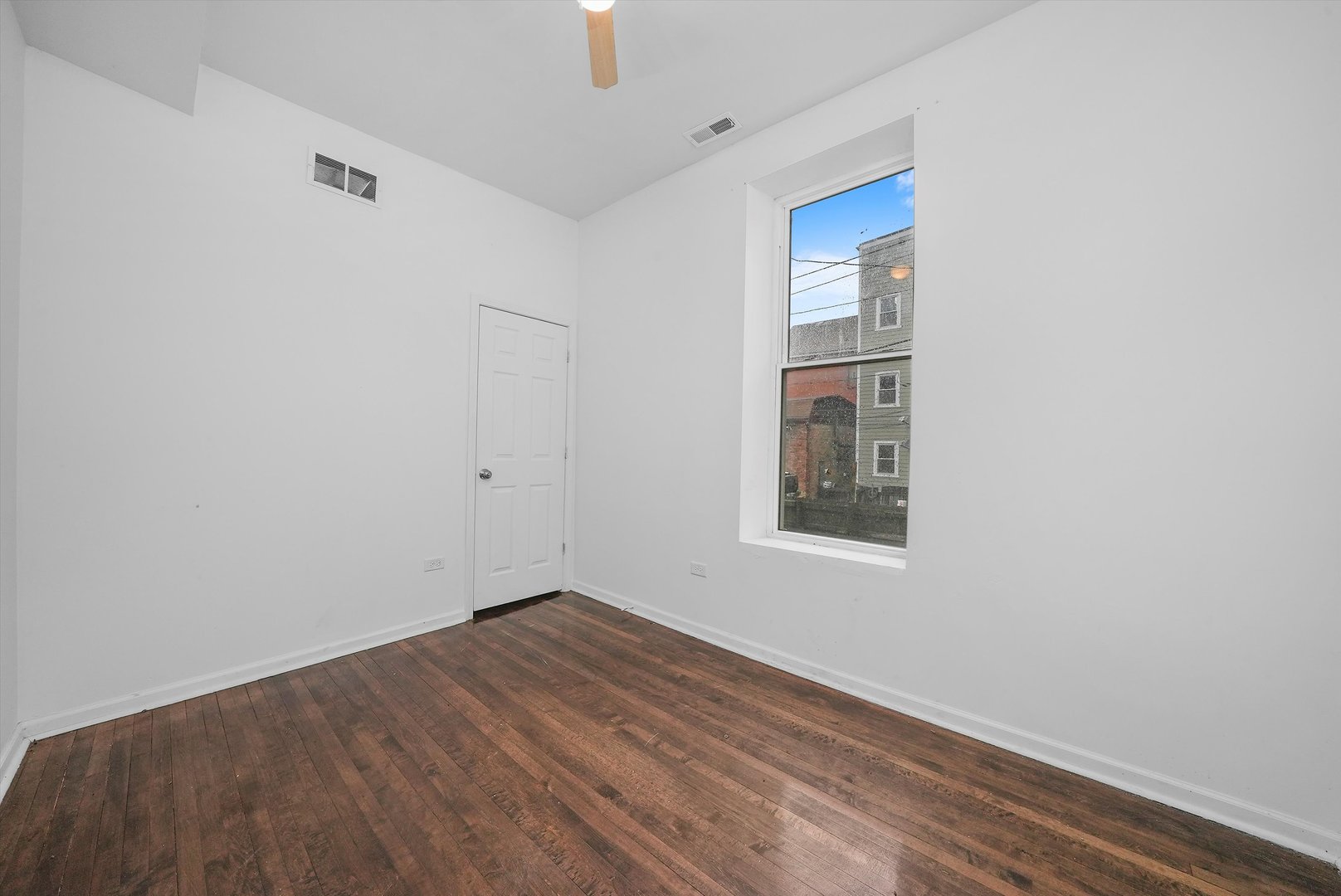 2524 S California Avenue Property Photo 44