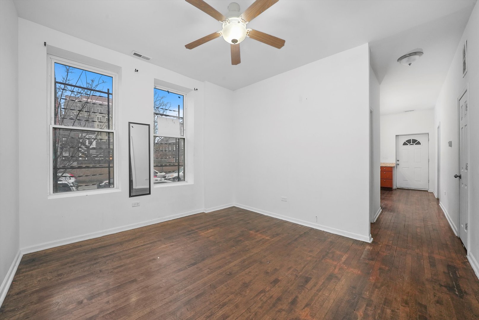 2524 S California Avenue Property Photo 45