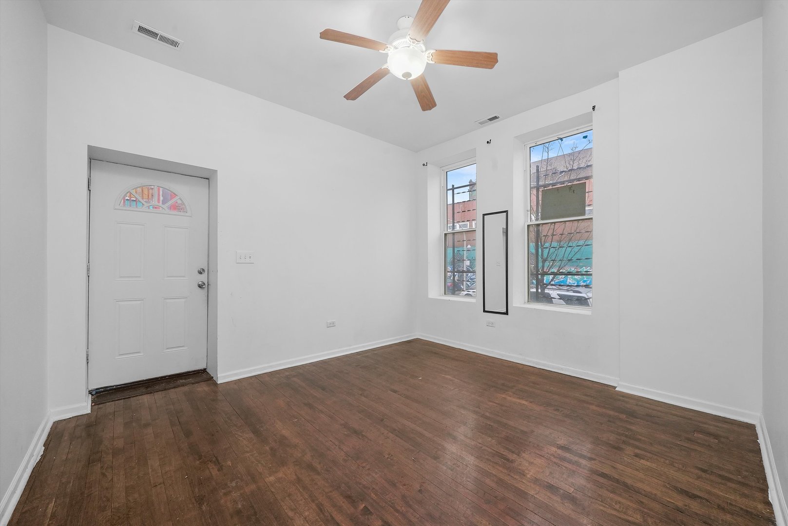 2524 S California Avenue Property Photo 46