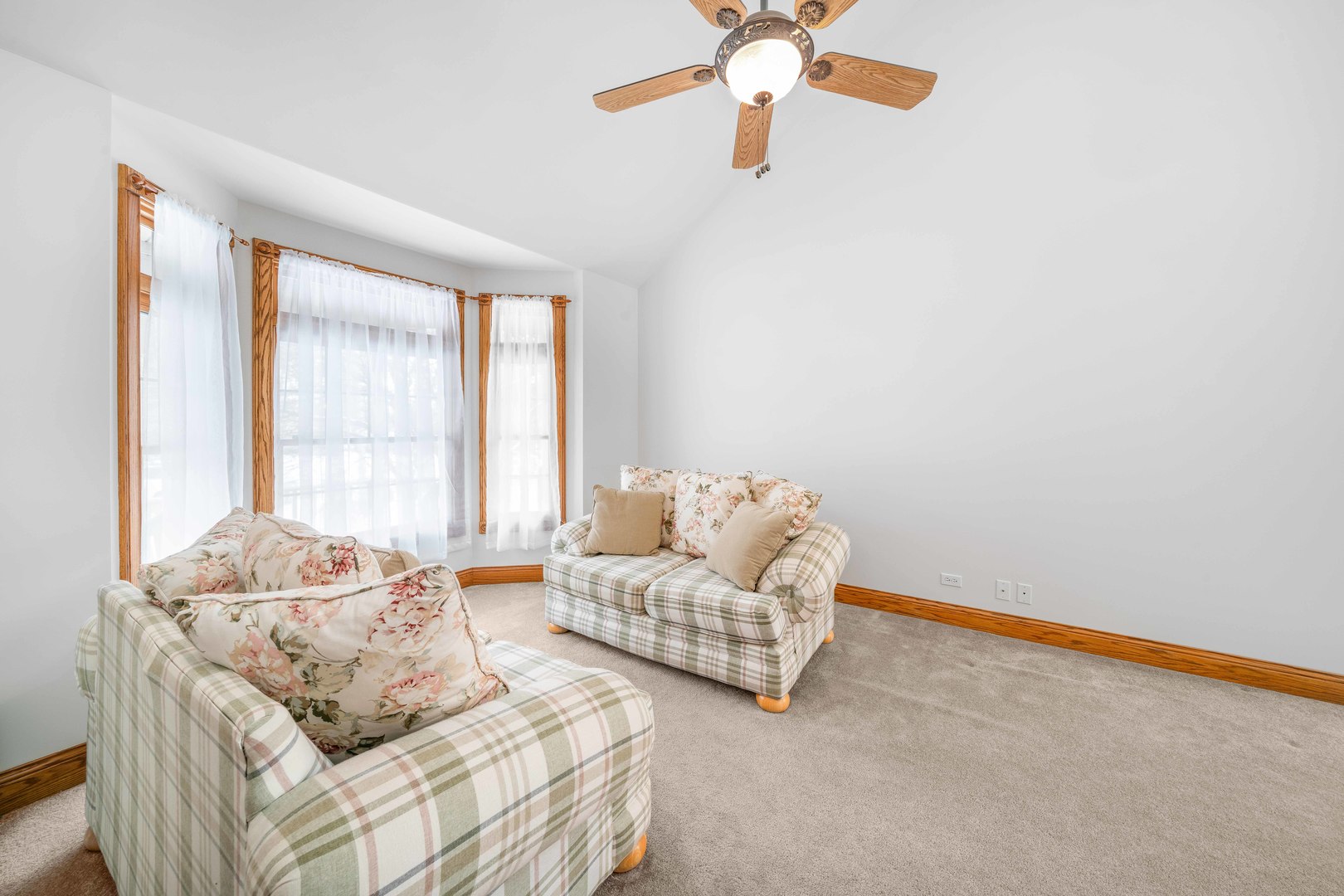 549 Beachview Drive Property Photo 9