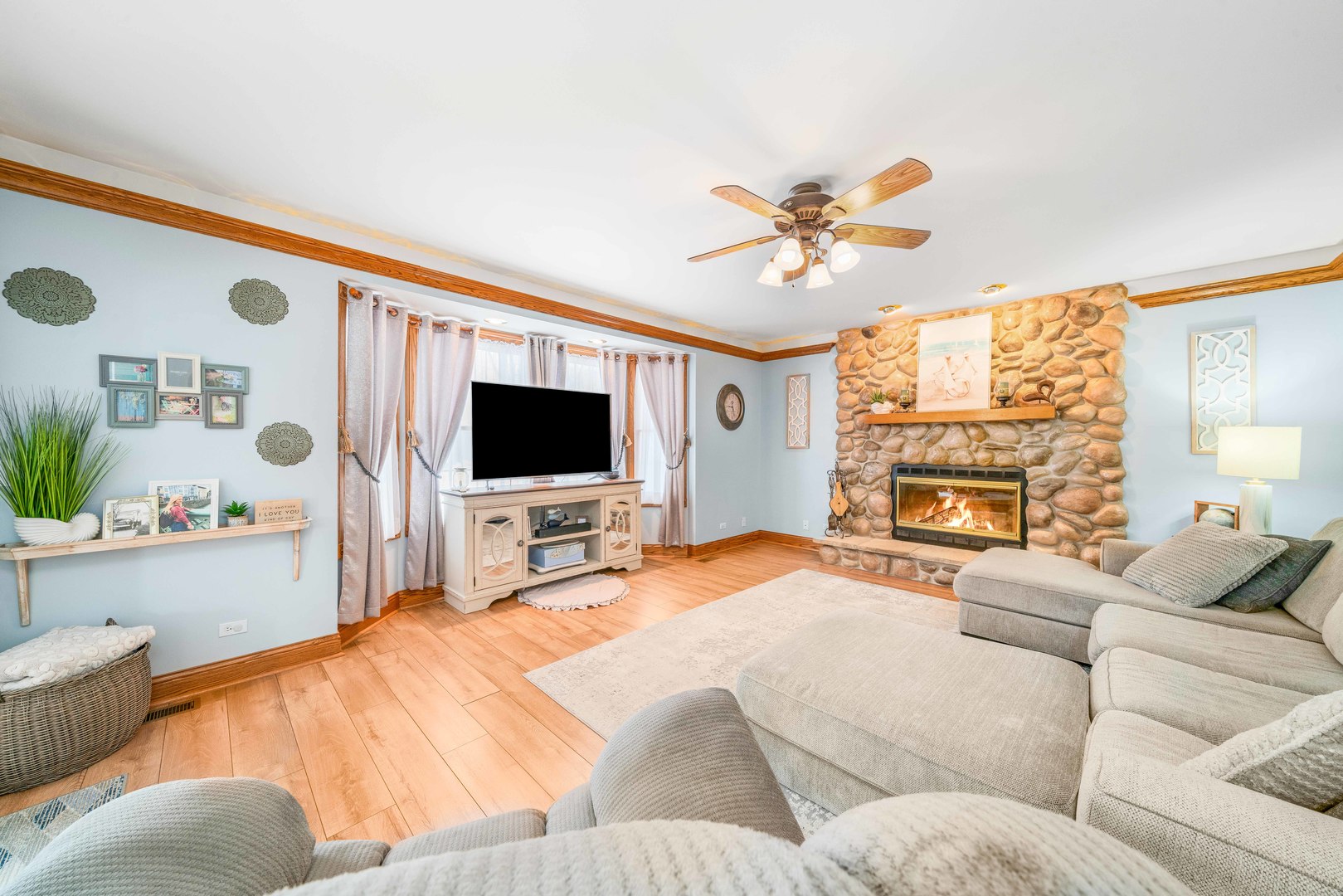 549 Beachview Drive Property Photo 15