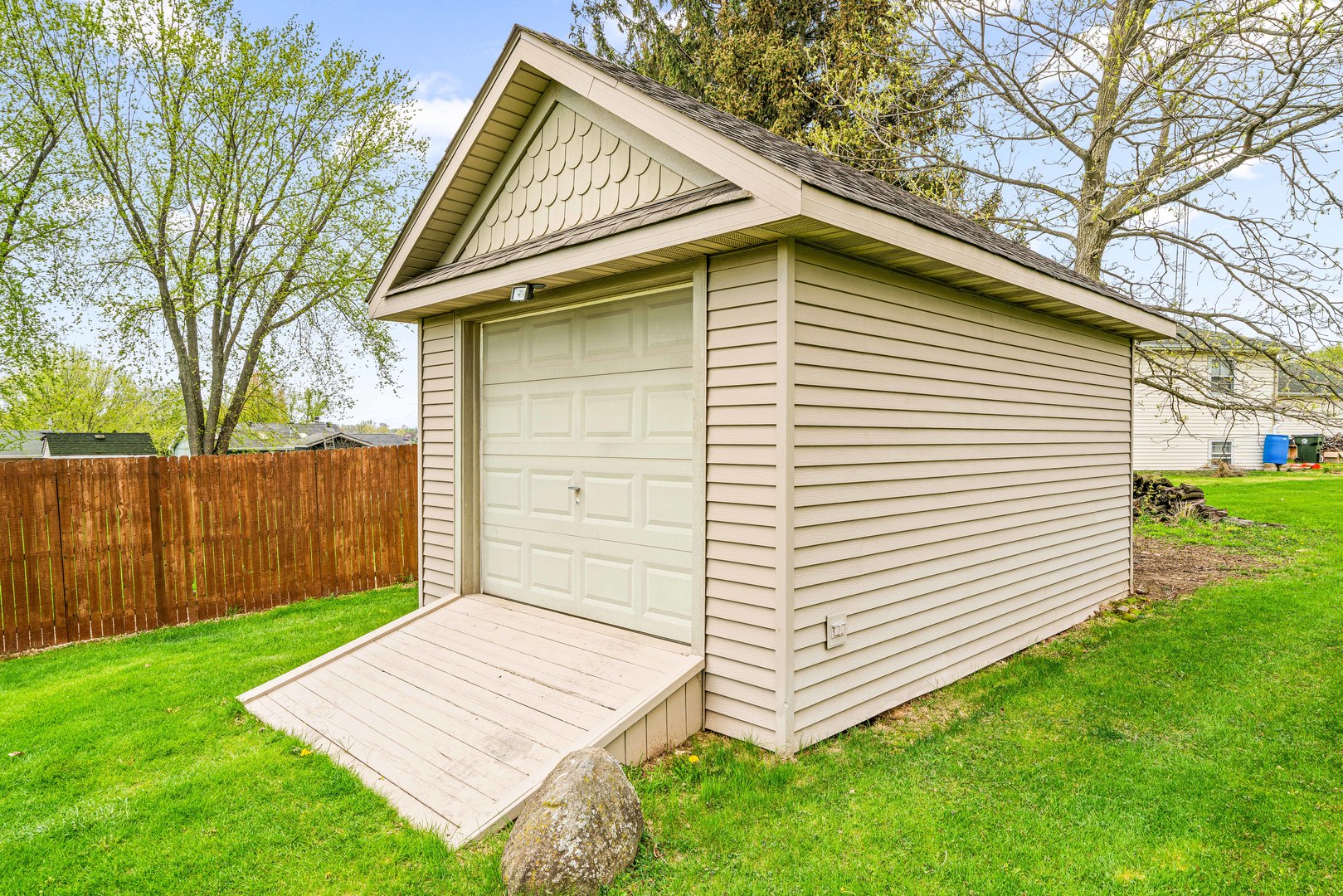 549 Beachview Drive Property Photo 49