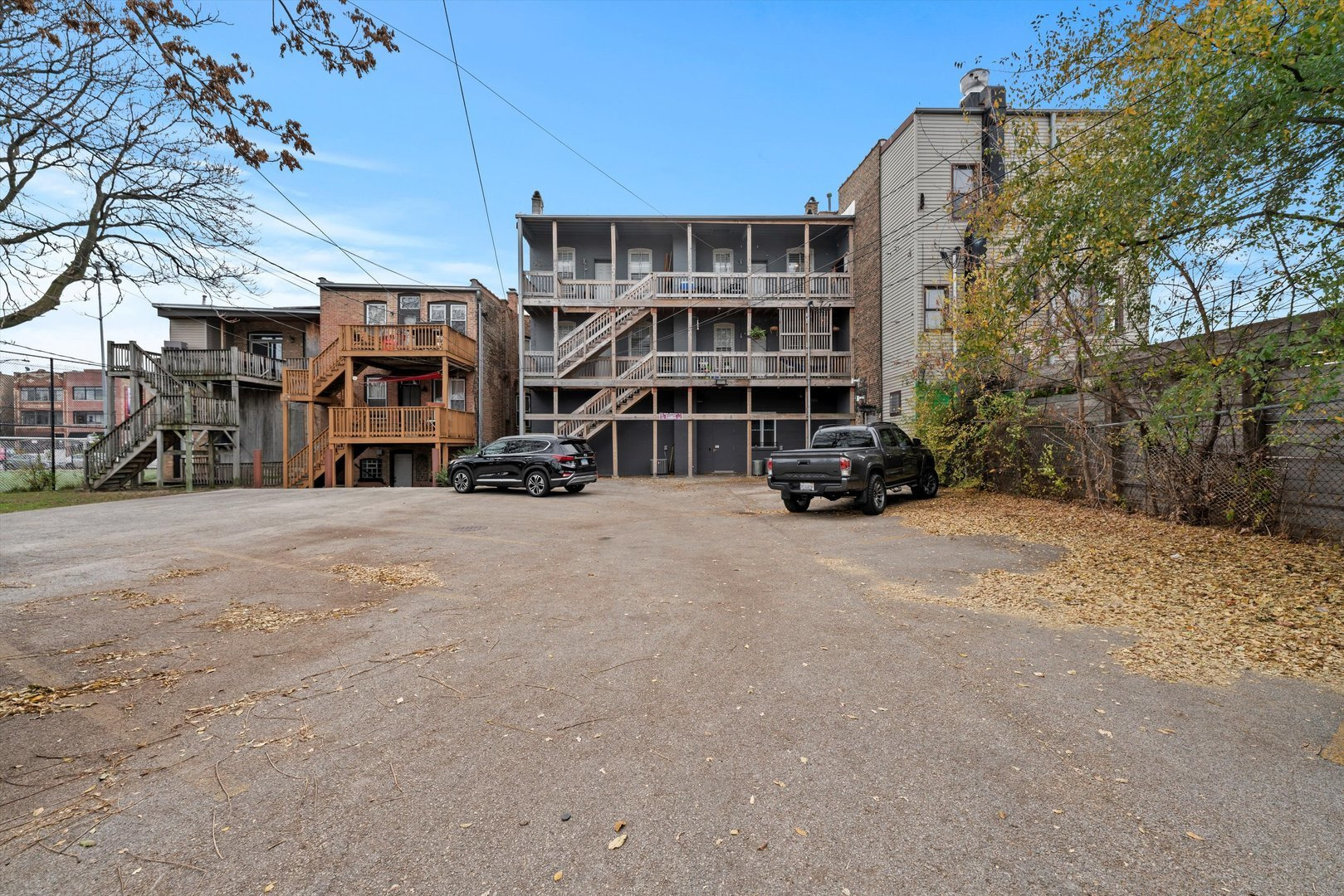 2754 W Fullerton Avenue Property Photo 2