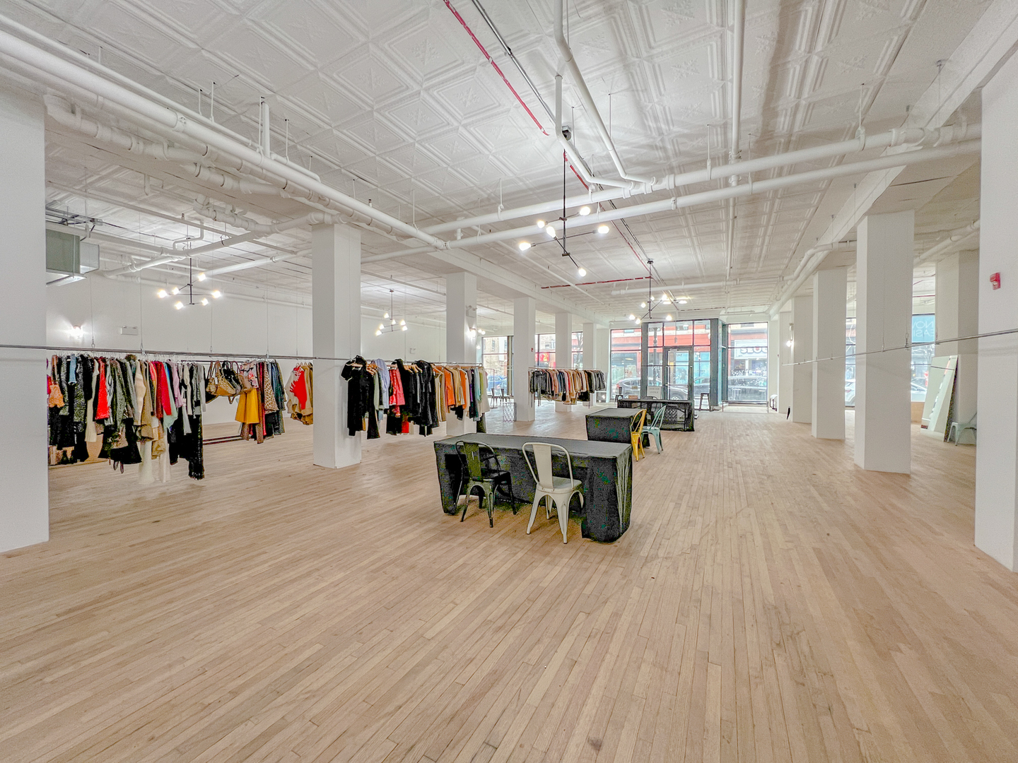 1425 N Milwaukee Avenue Property Photo 3