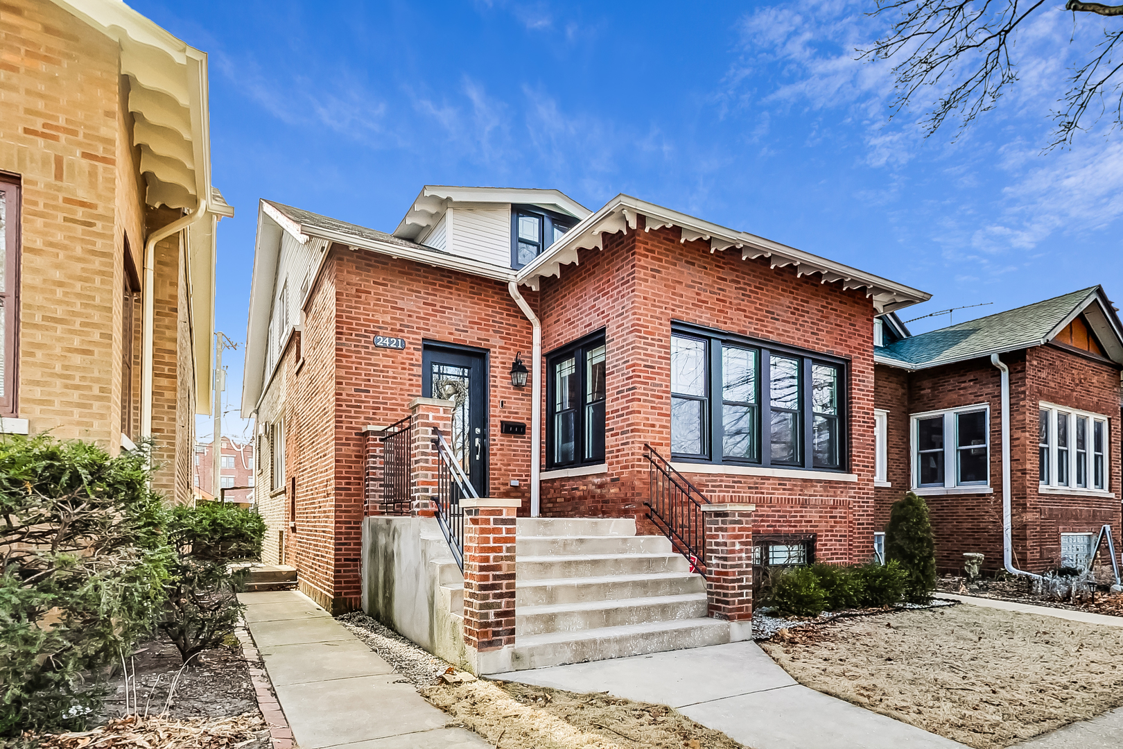 2421 W Farwell Avenue Property Photo