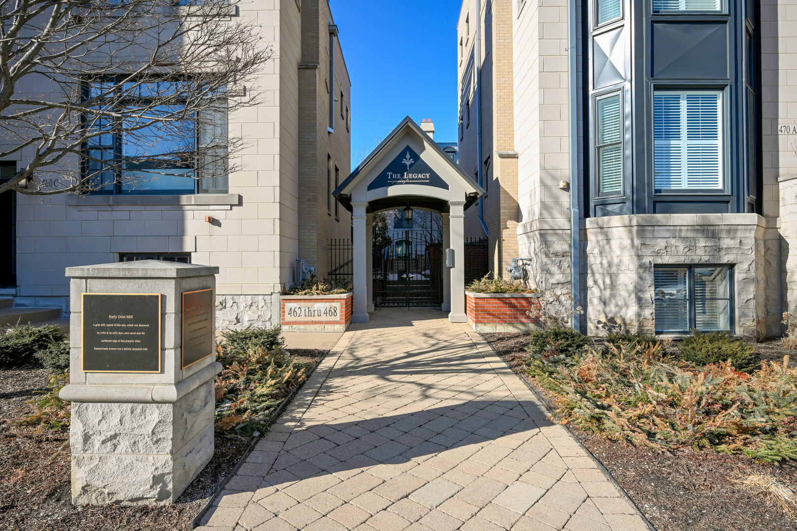 468 Pennsylvania Avenue E Property Photo