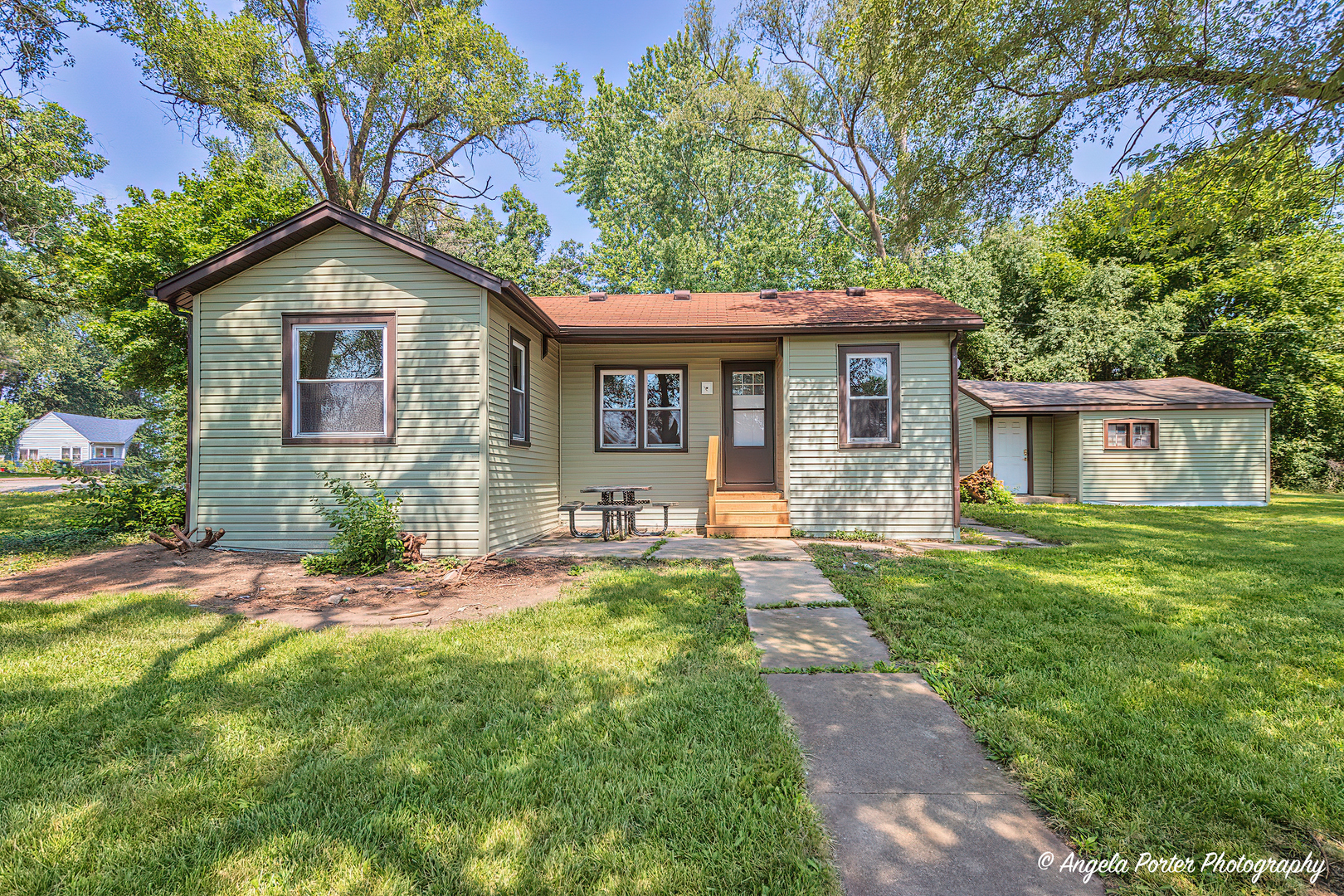 1501 Round Lake Drive Property Photo