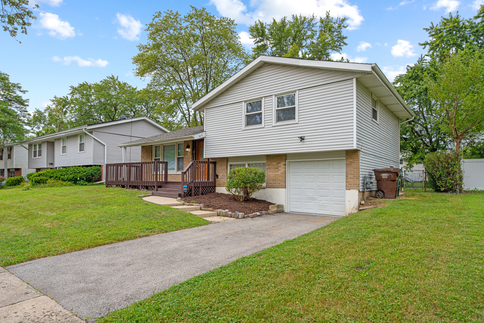 17004 Locust Drive Property Photo