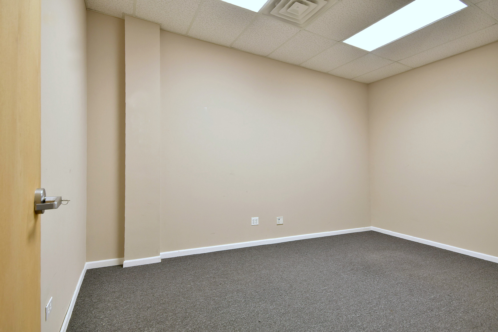 1116 W Devon Avenue Property Photo 4