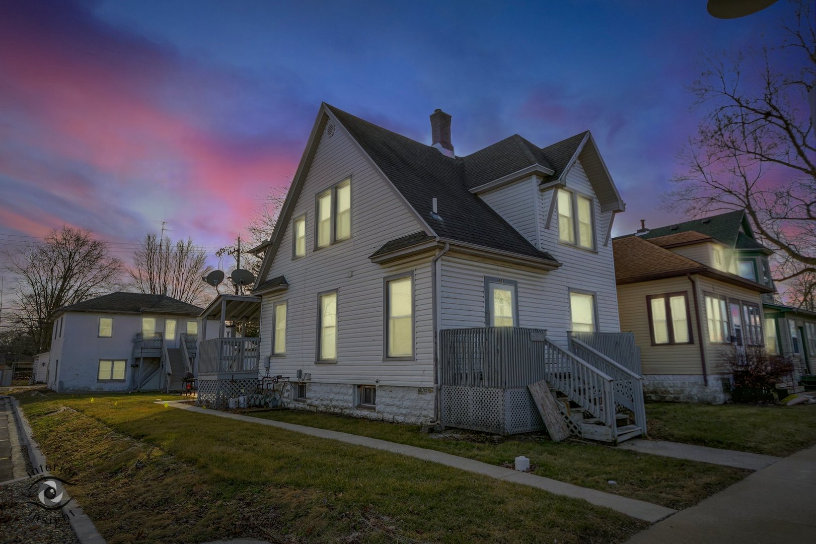 458 W Broadway Street Property Photo