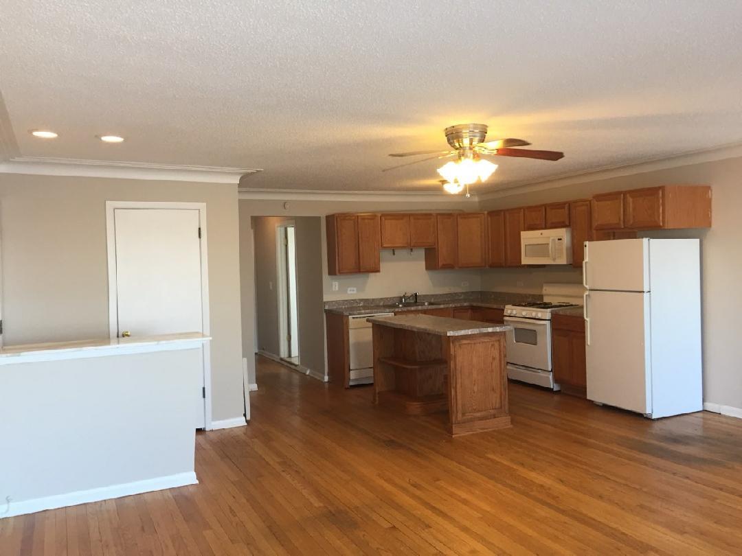 6037 W Belmont Avenue Property Photo 16