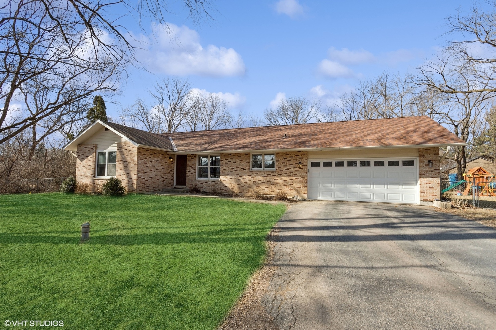 Algonquin Hills Real Estate Listings Main Image