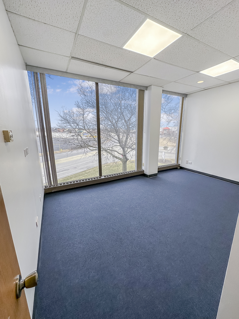 62 Orland Square Drive Property Photo 12