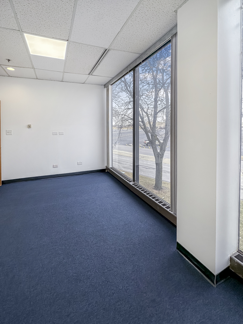 62 Orland Square Drive Property Photo 14