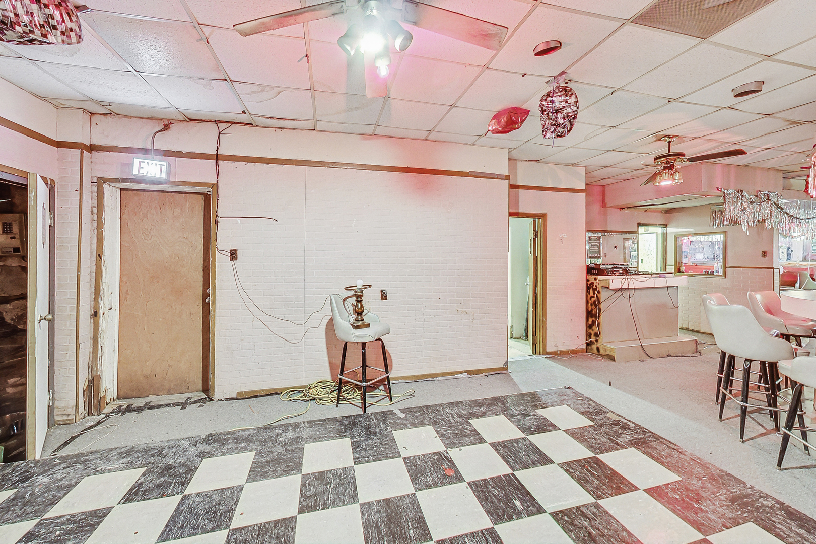 5748 W North Avenue Property Photo 11