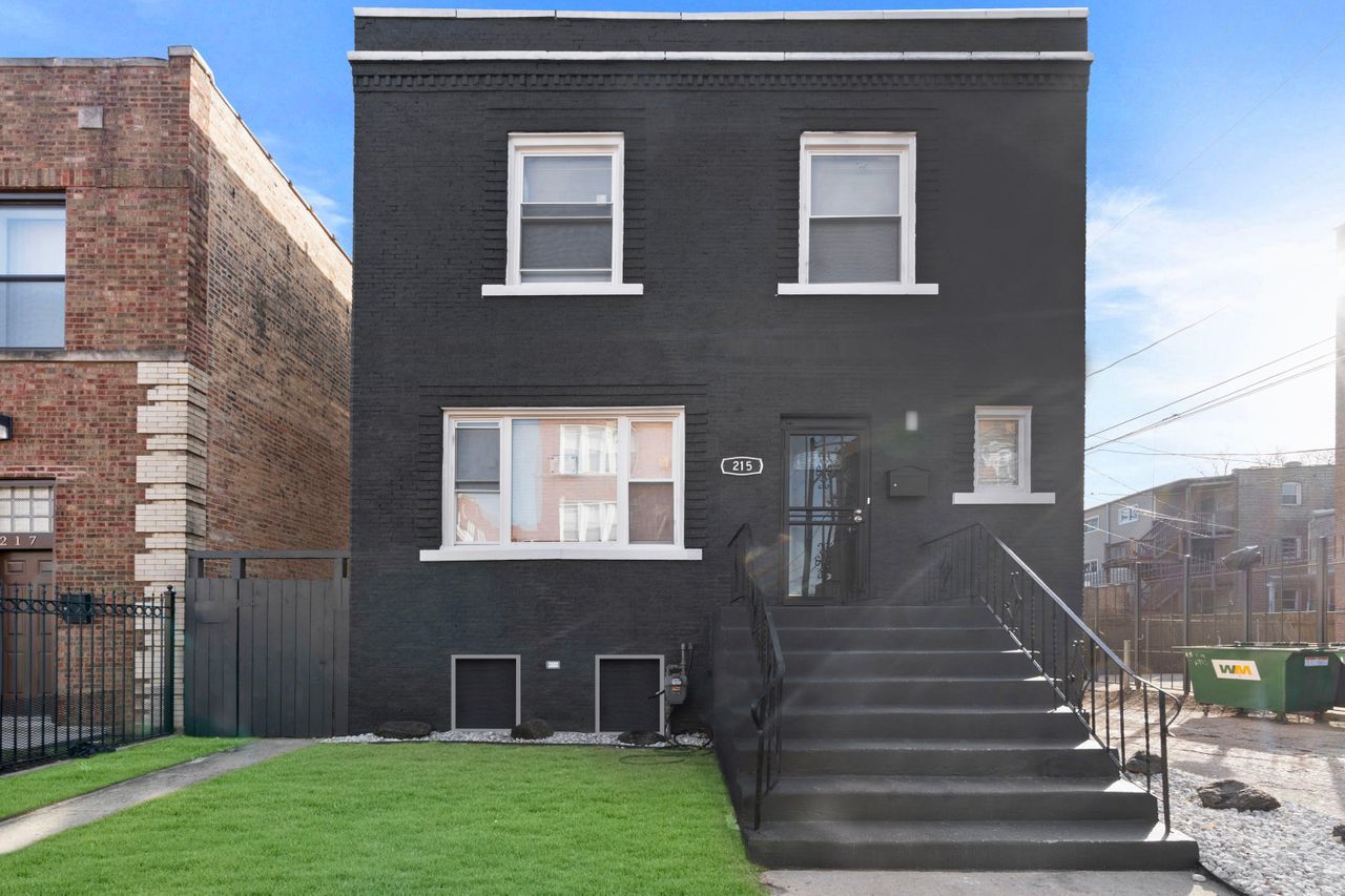 215 E 69th Pl Property Photo 1