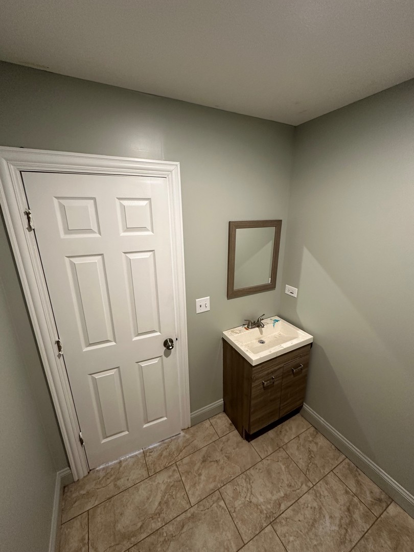 24w947 Ramm Drive 2 Property Photo 5