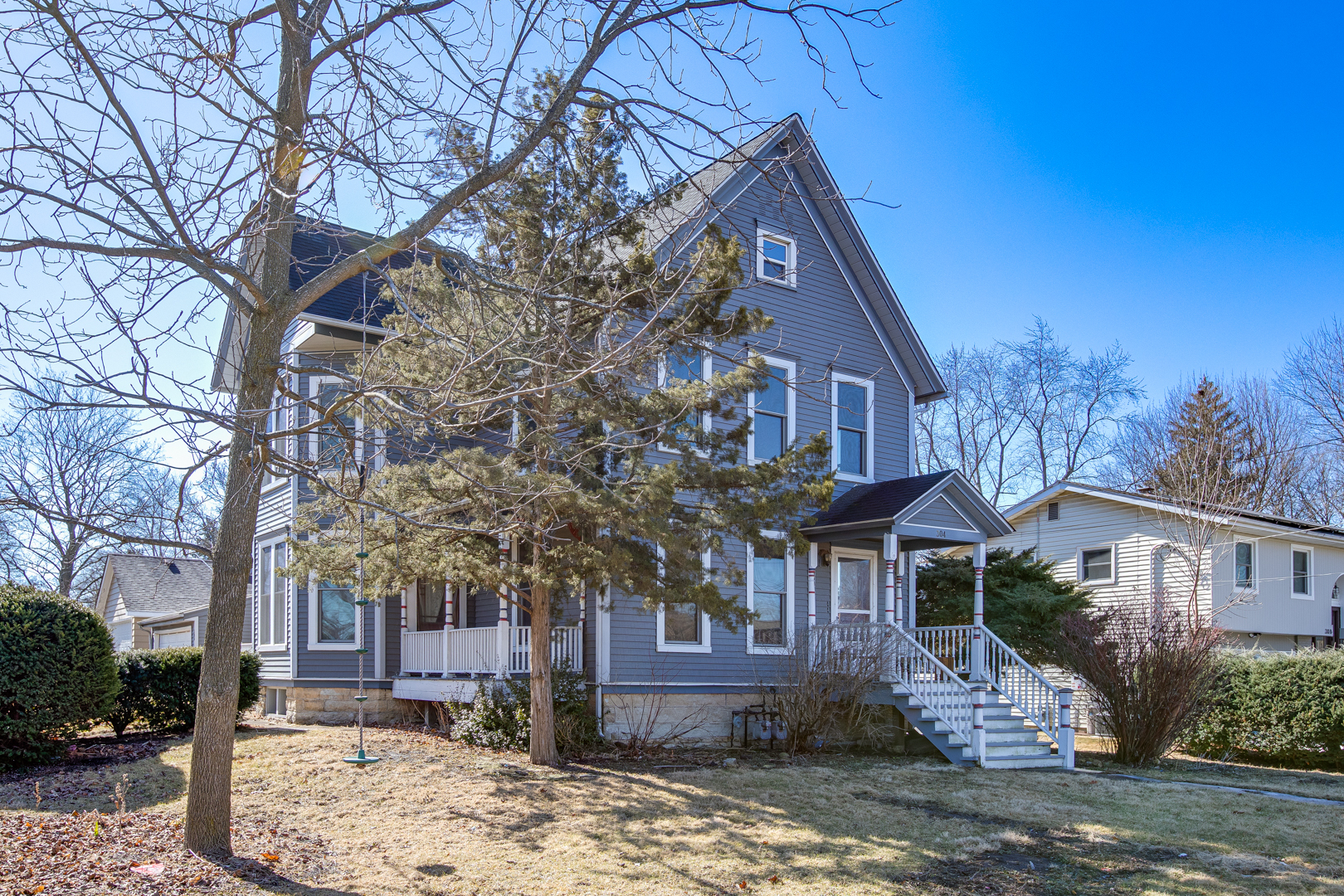 304 W Washington Street Property Photo