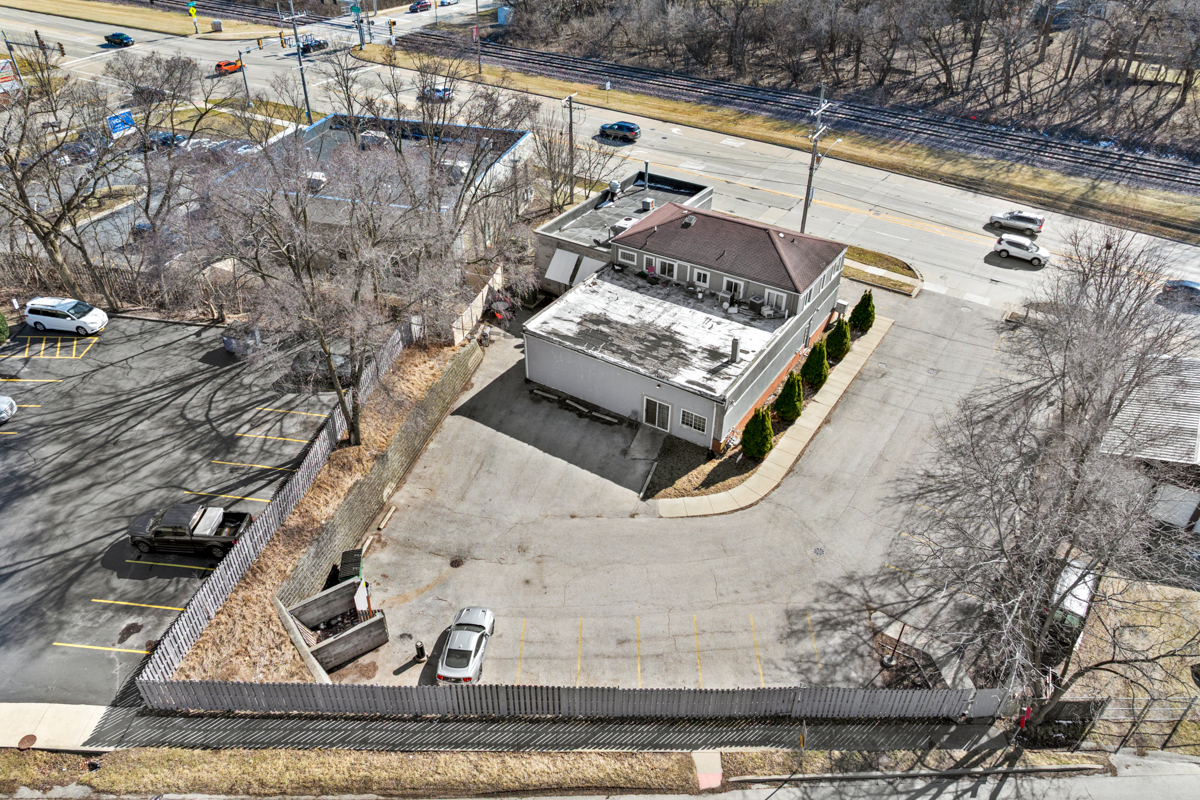 700 Northwest Highway Property Photo 6