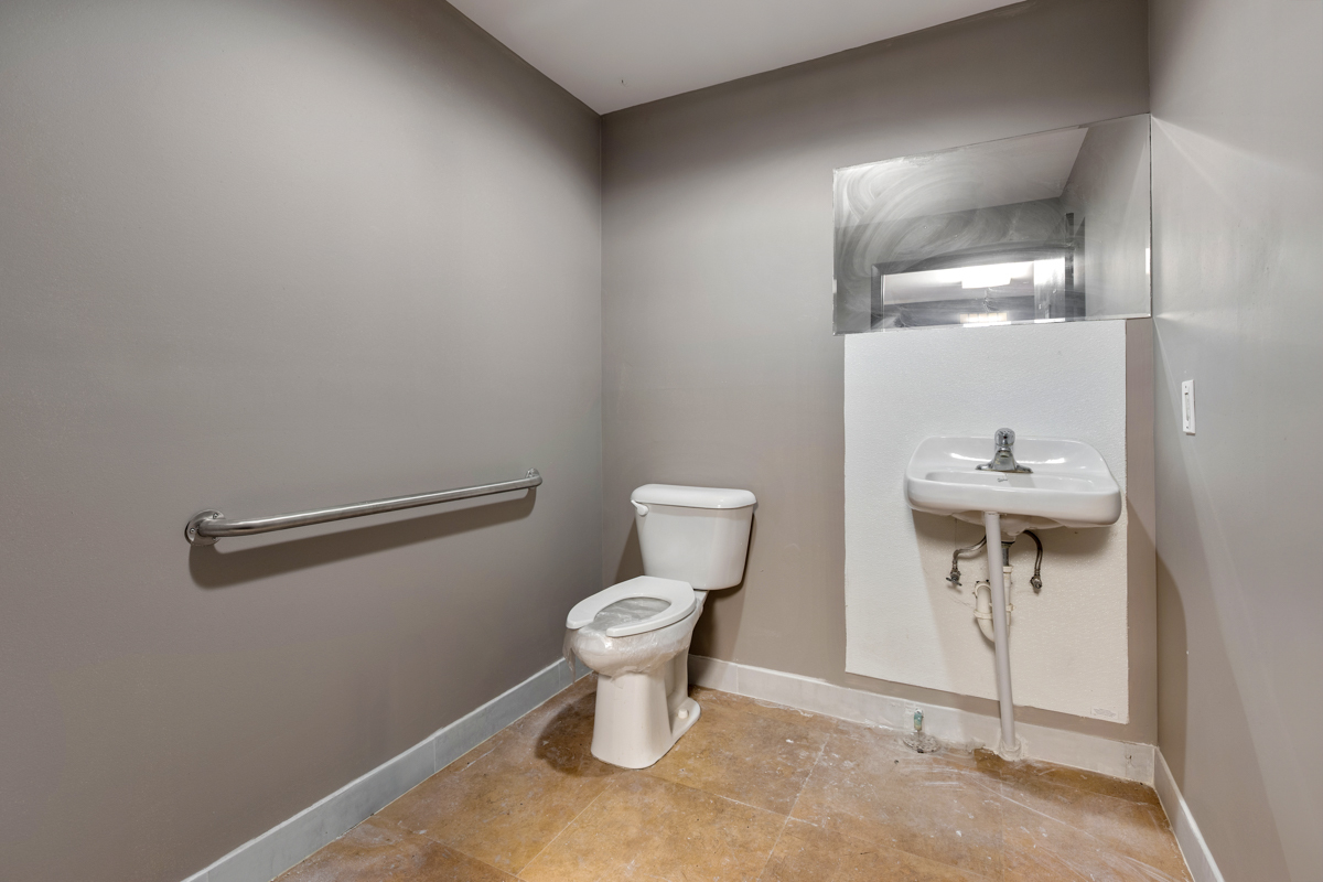 700 Northwest Highway Property Photo 20