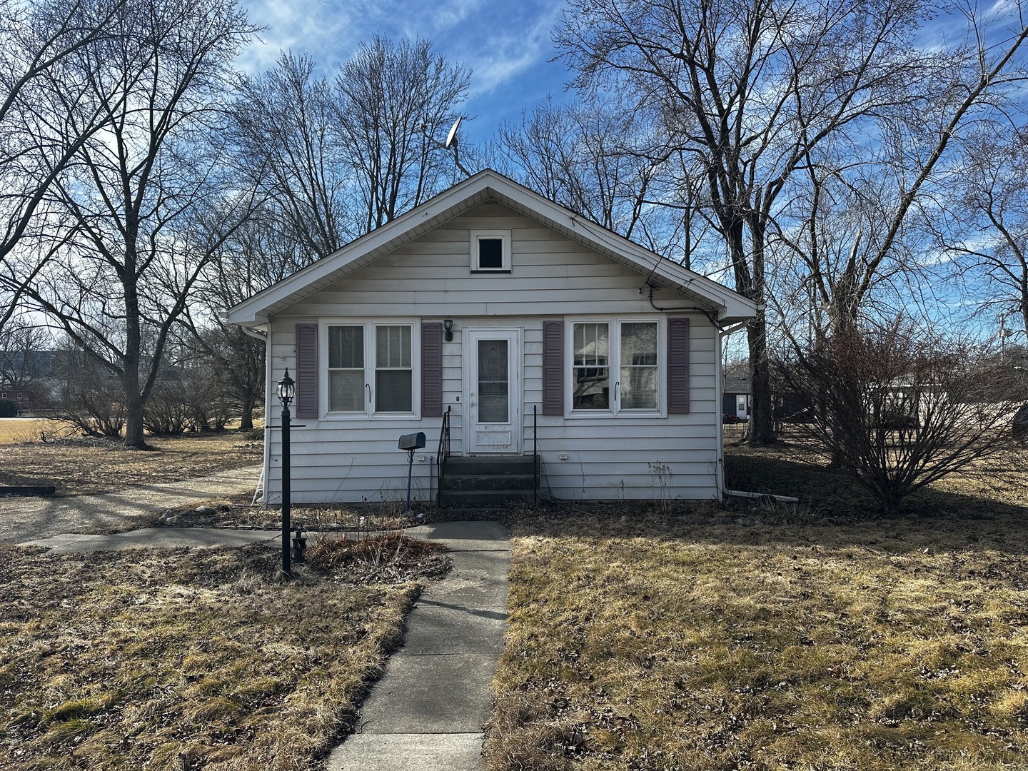 Mendota Twp High School Real Estate Listings Main Image