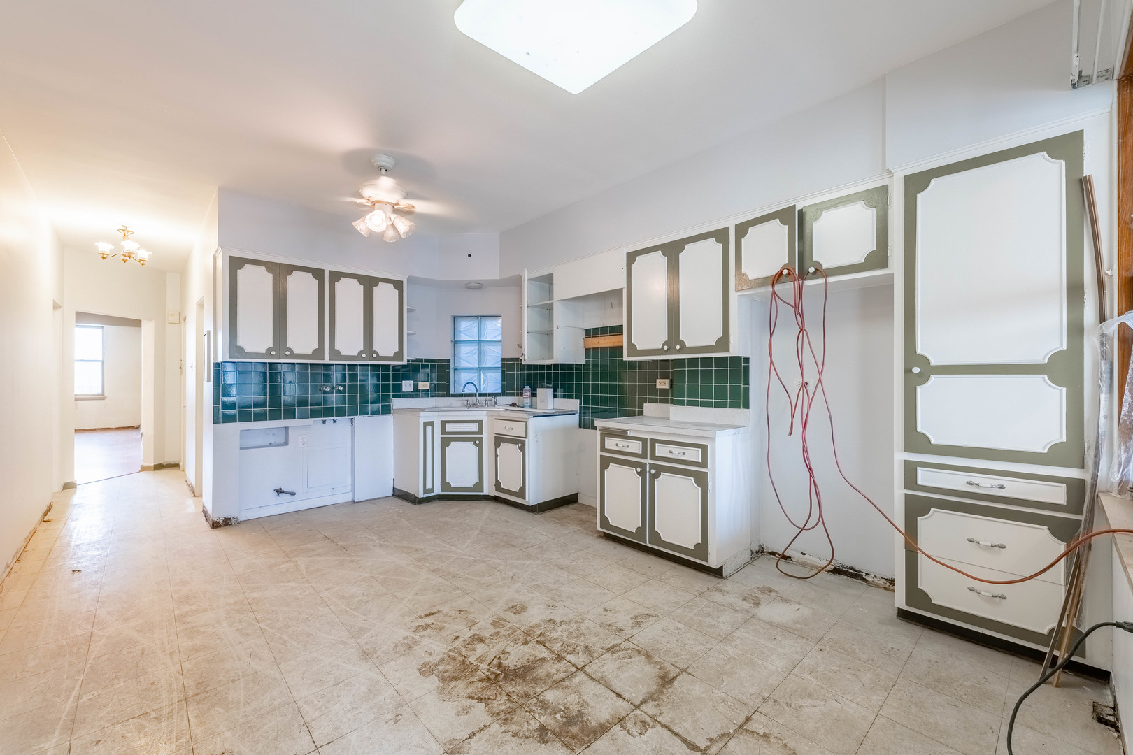 6007-09 Cermak Road Property Photo 16