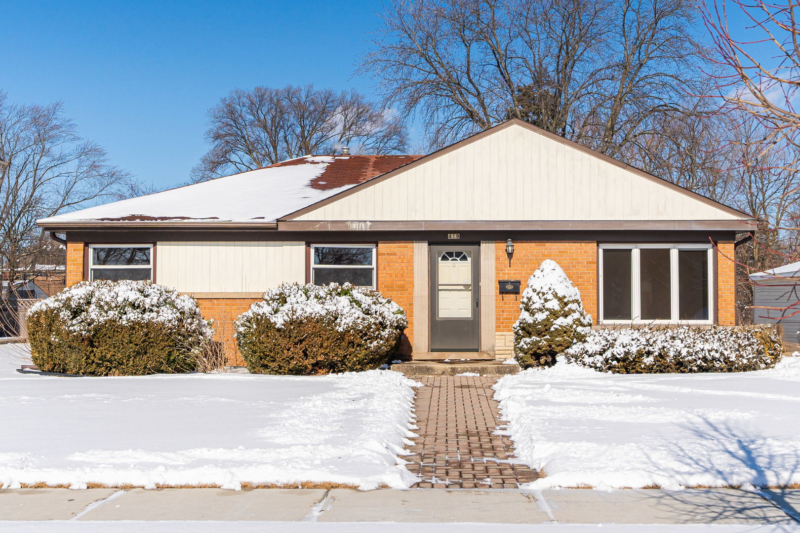 419 W Center Street Property Photo