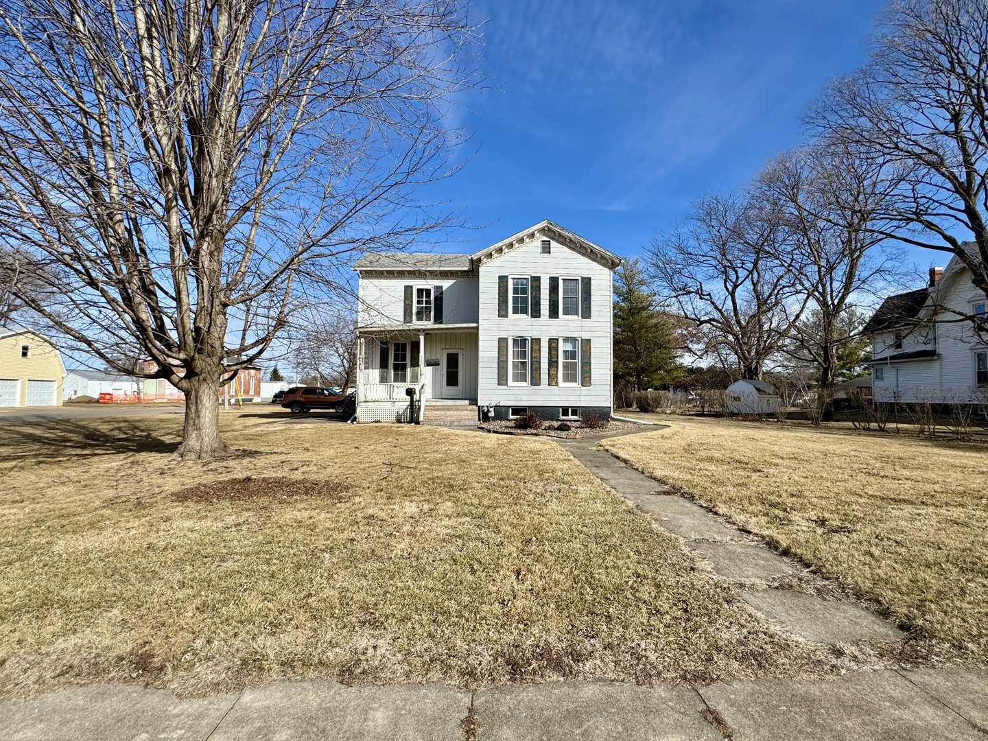205 Elm Place Property Photo 2