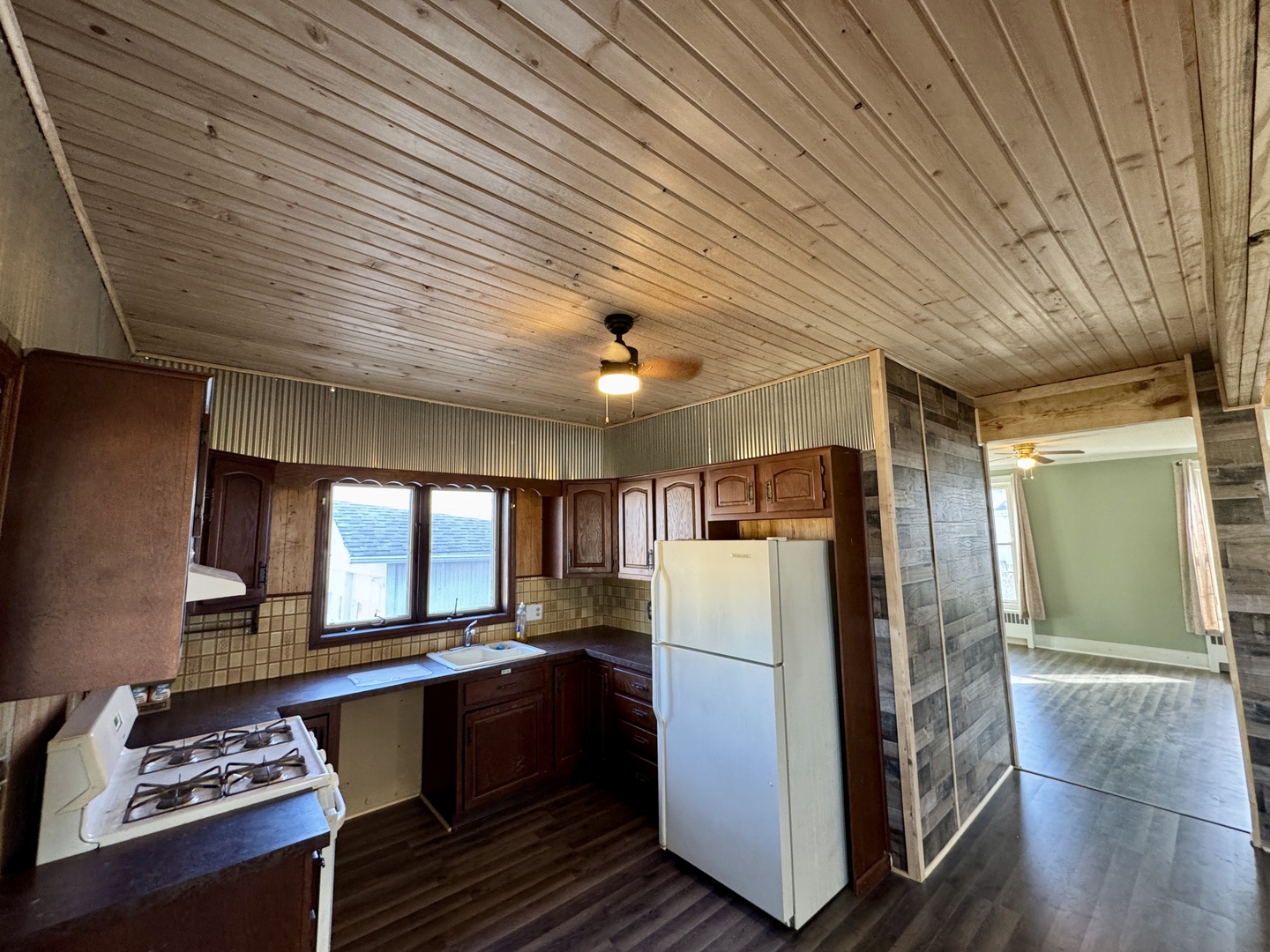 205 Elm Place Property Photo 10