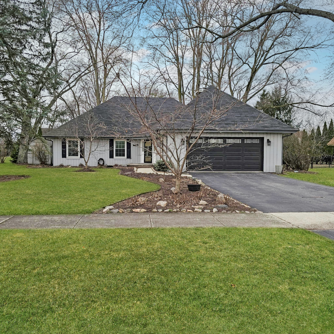 2s704 Cree Lane Property Photo 1