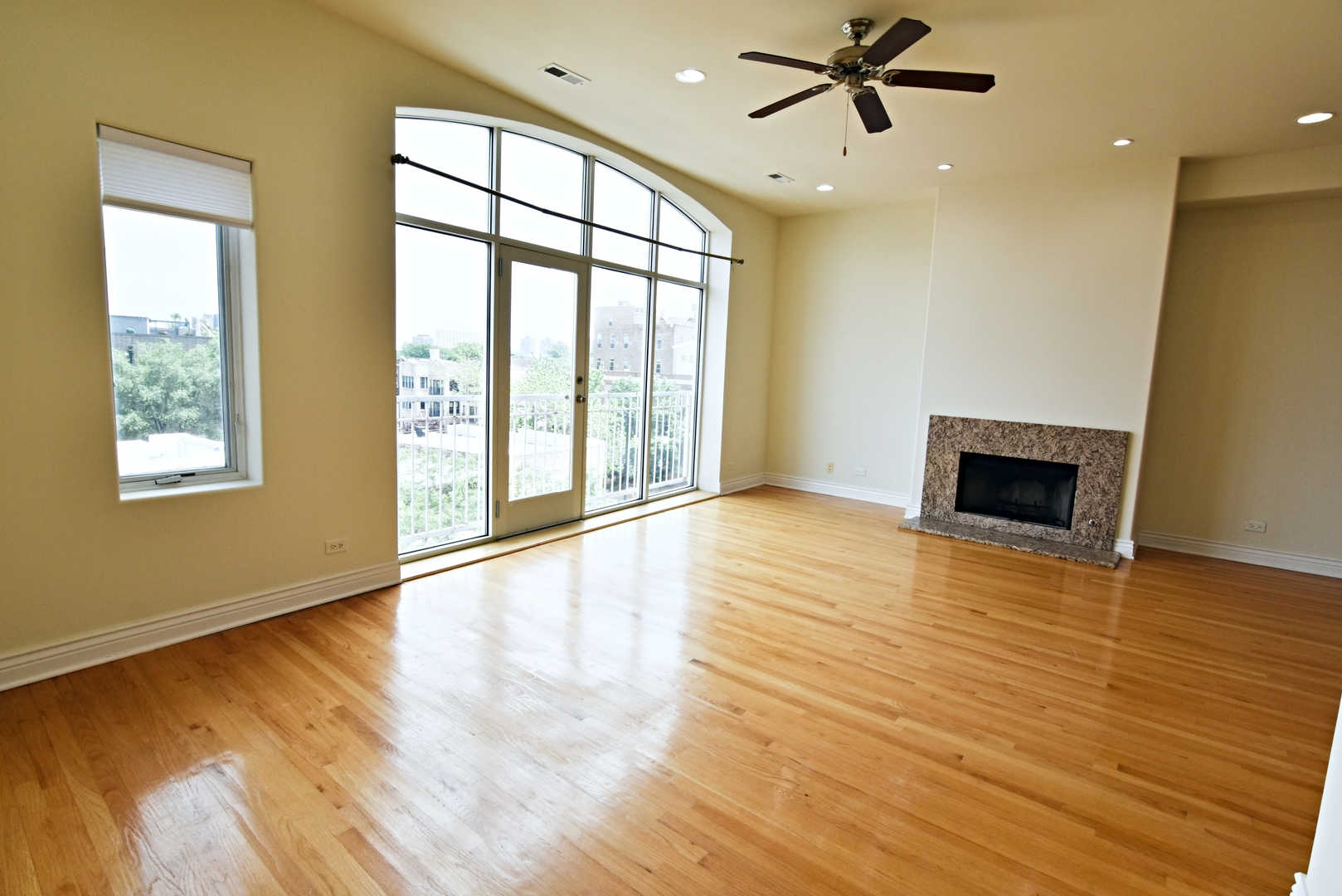 5140 N Clark Street Property Photo 9