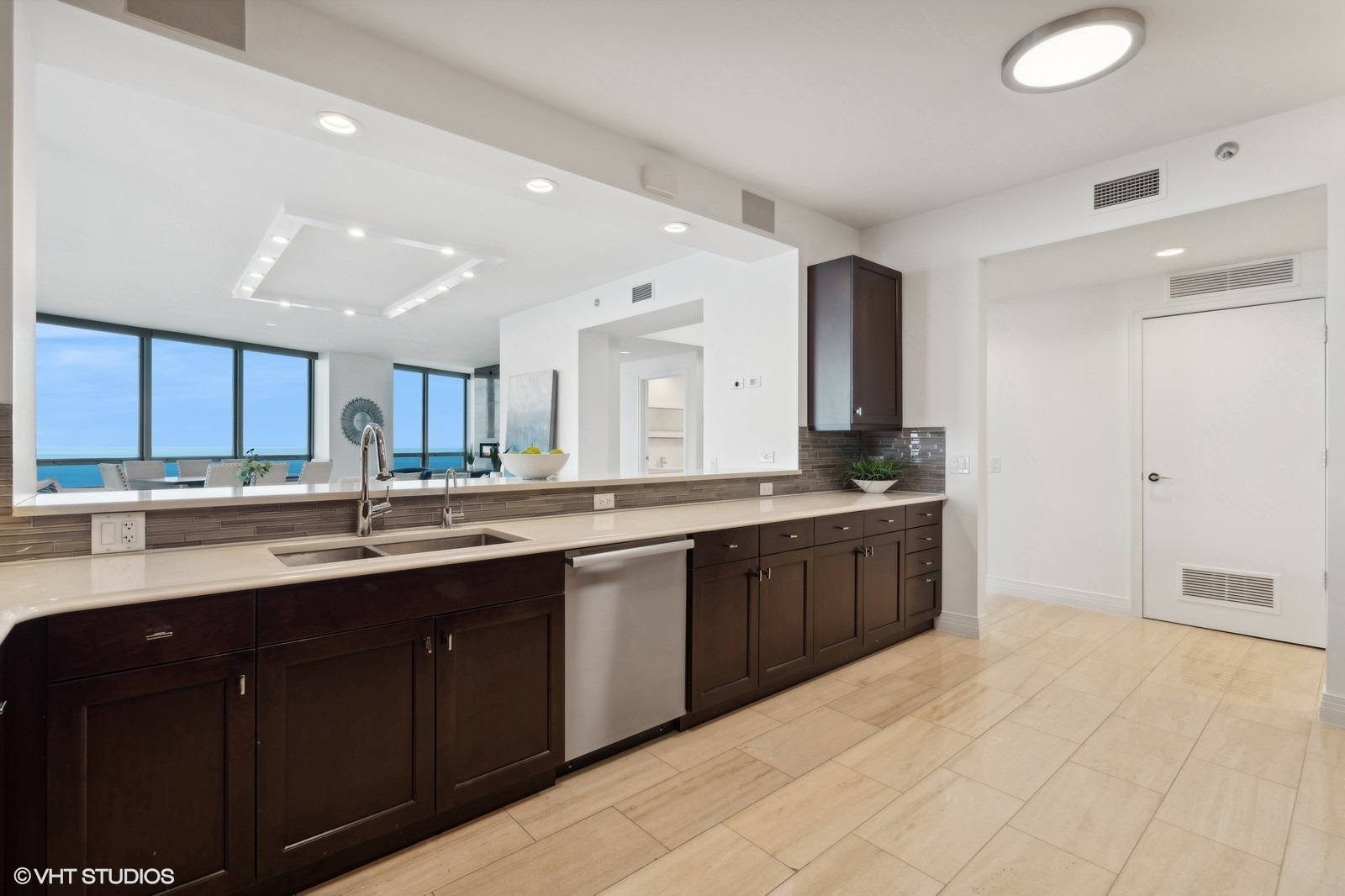600 N Lake Shore Drive 3705 Property Photo 21