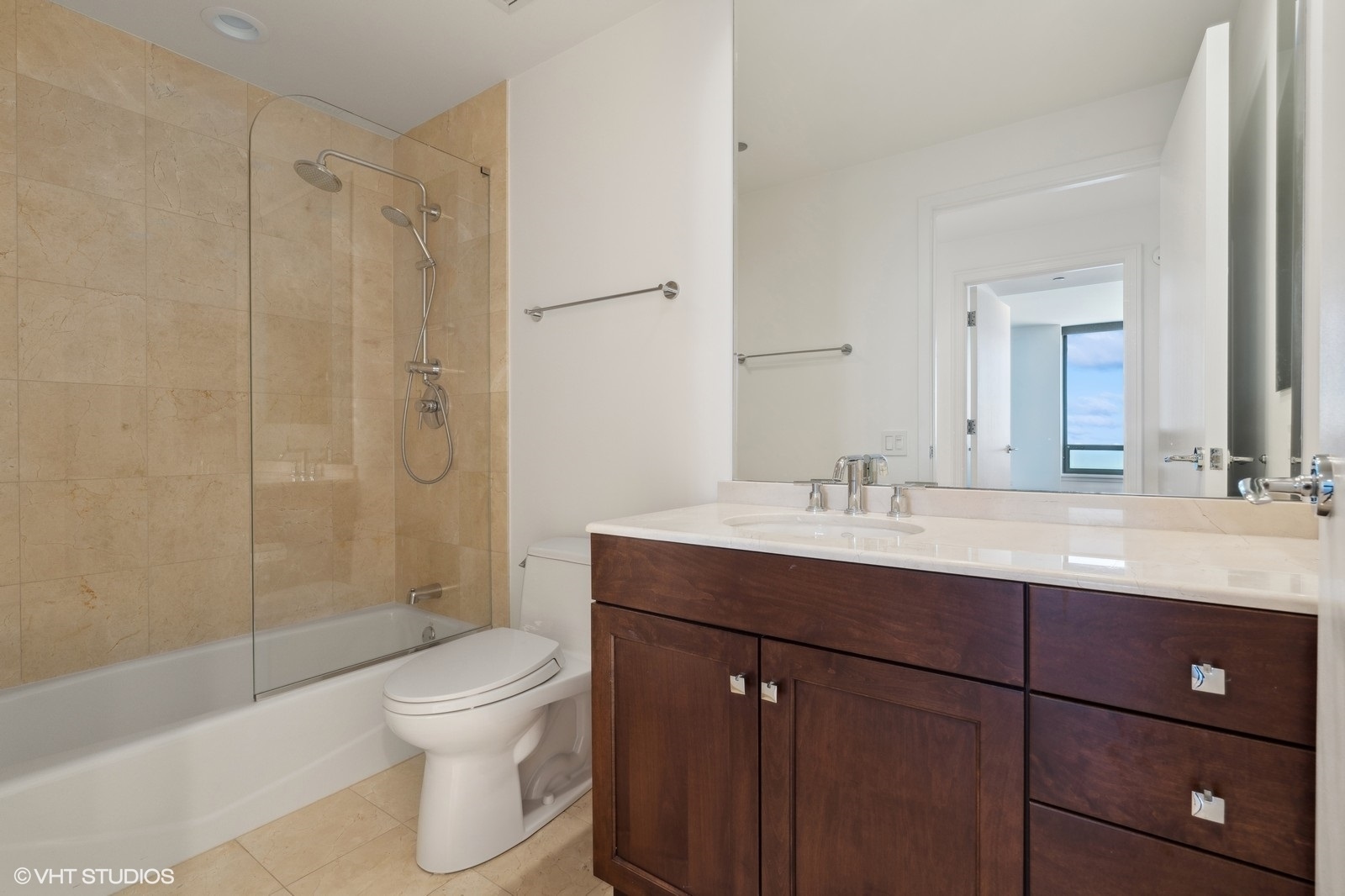600 N Lake Shore Drive 3705 Property Photo 24