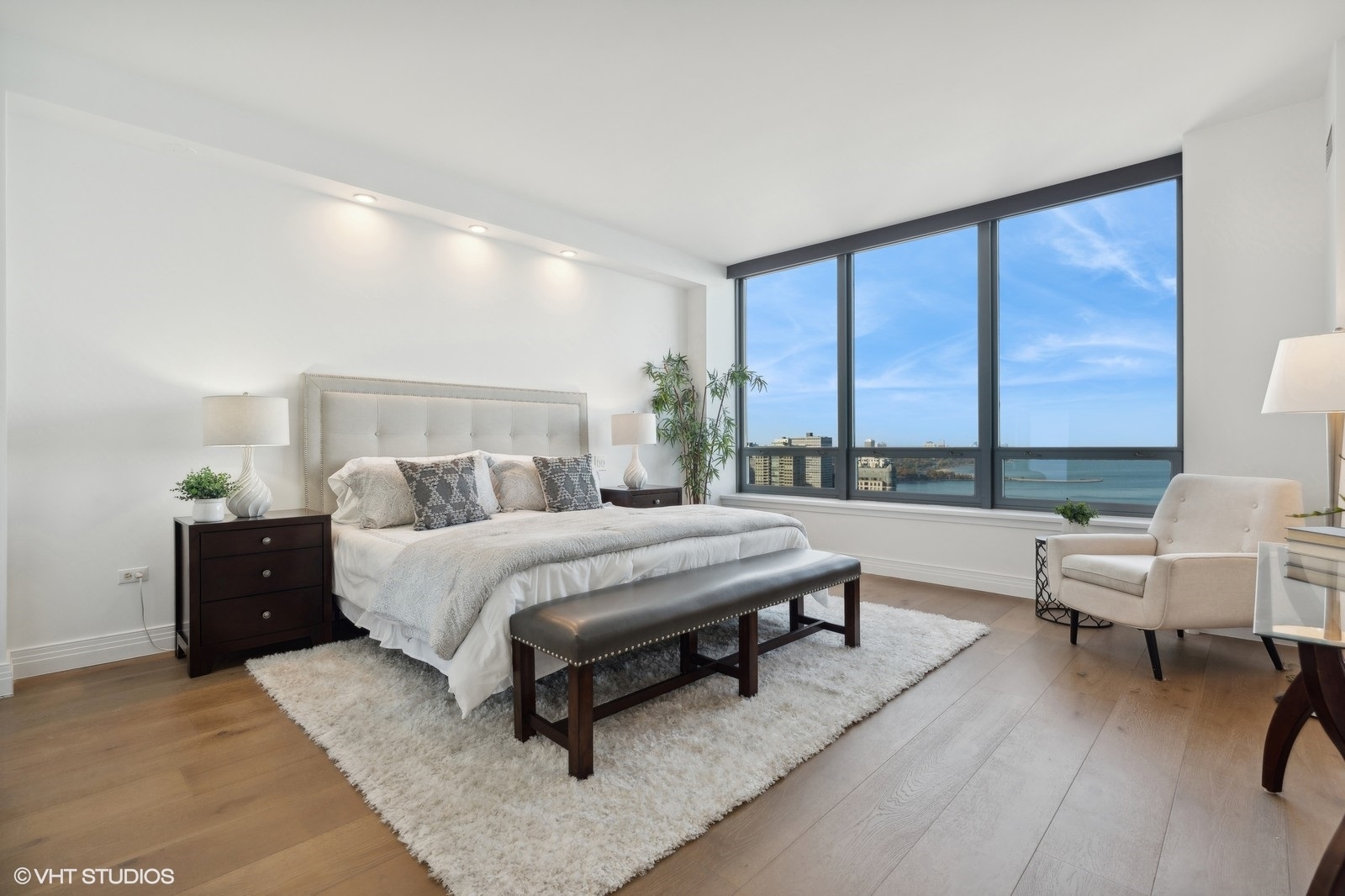 600 N Lake Shore Drive 3705 Property Photo 25