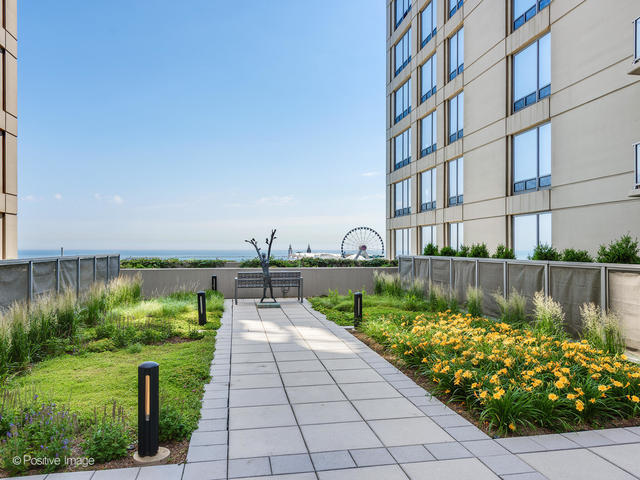 600 N Lake Shore Drive 3705 Property Photo 37