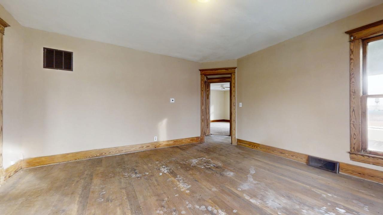 502 E Attica Street Property Photo 9