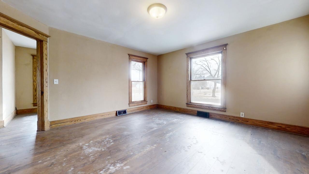 502 E Attica Street Property Photo 10