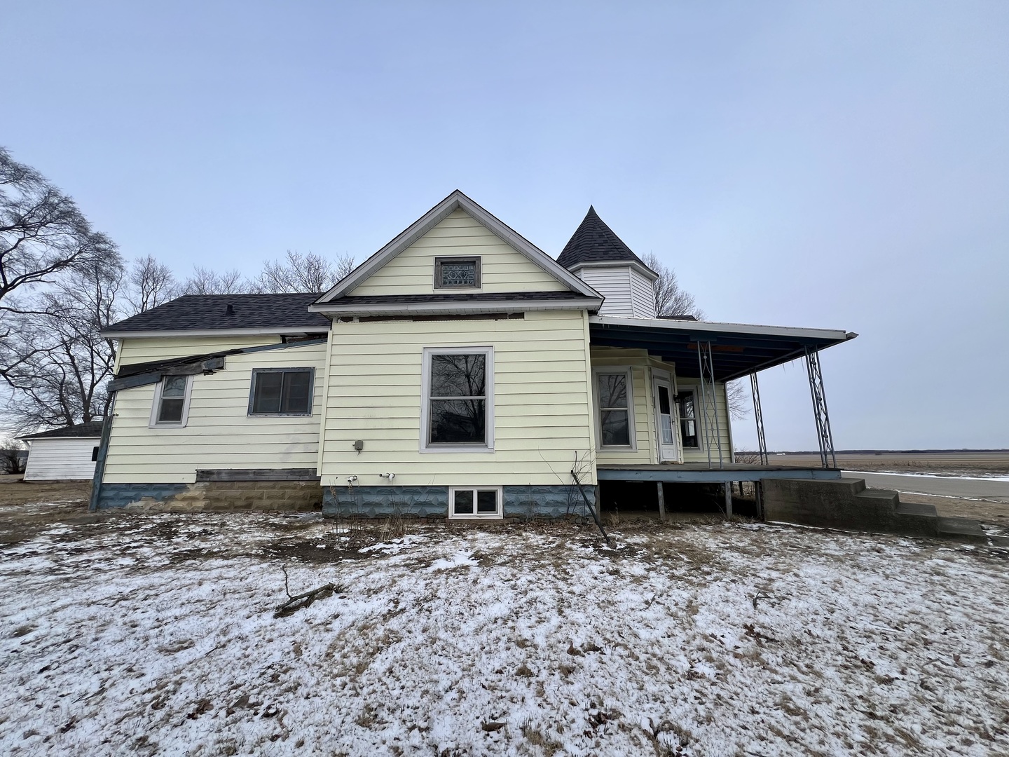 502 E Attica Street Property Photo 32