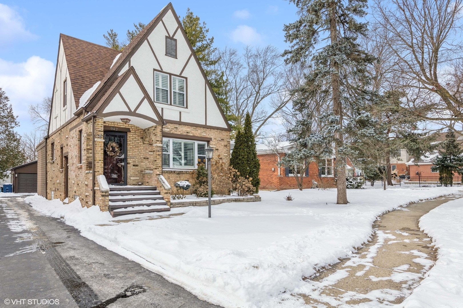 942 Forest Avenue Property Photo