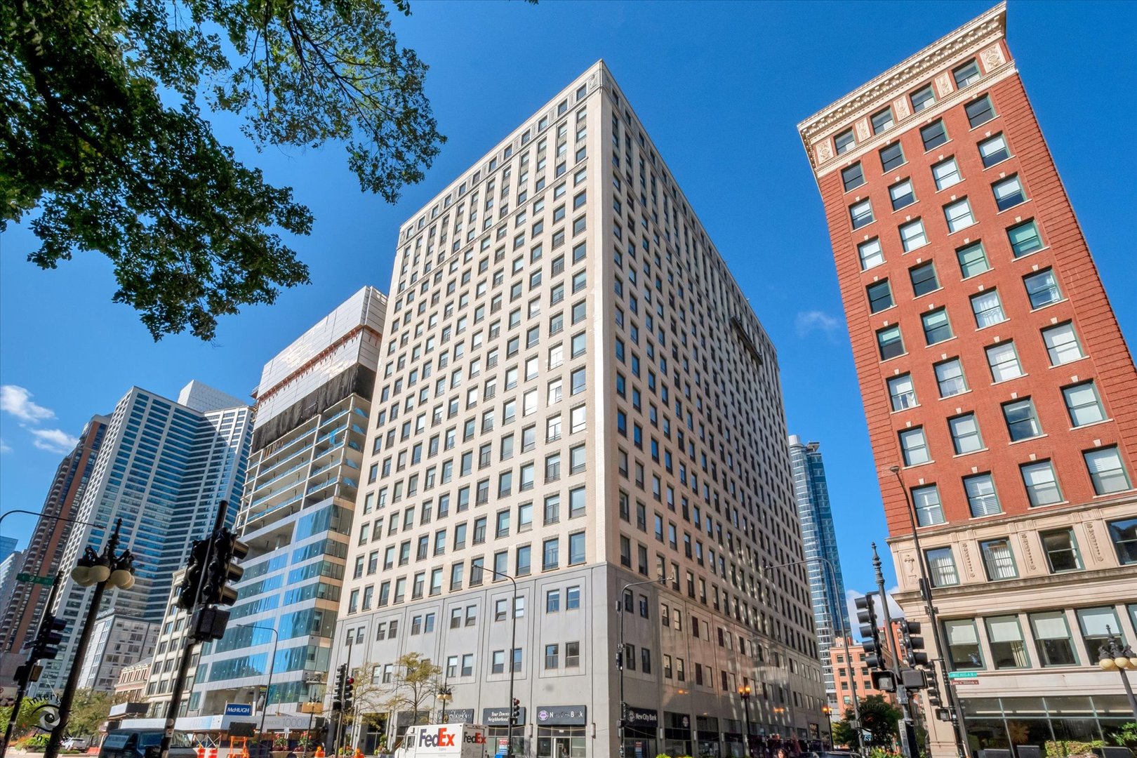 910 S Michigan Ave Property Photo