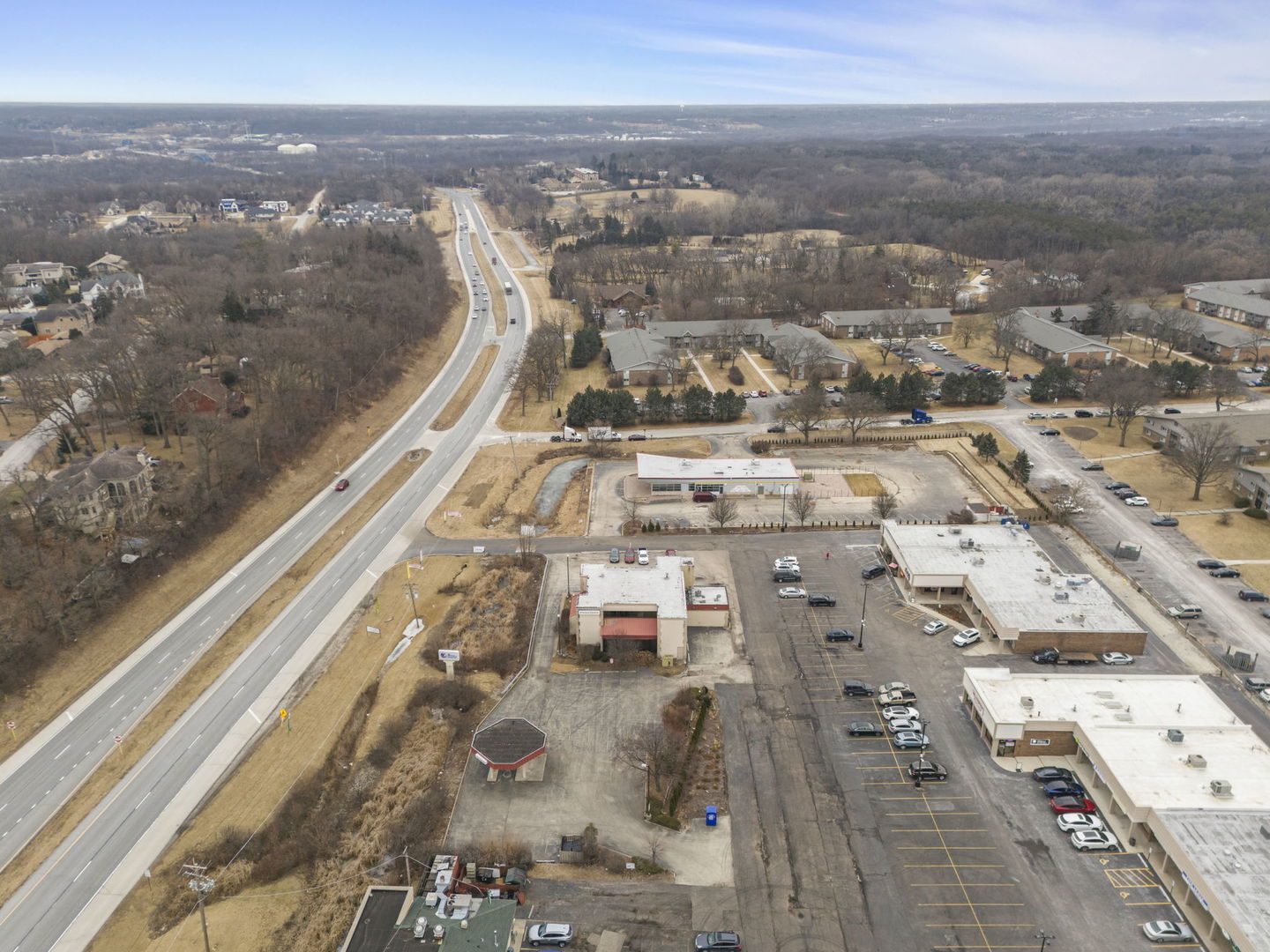 10s660 Kingery Highway Property Photo 34